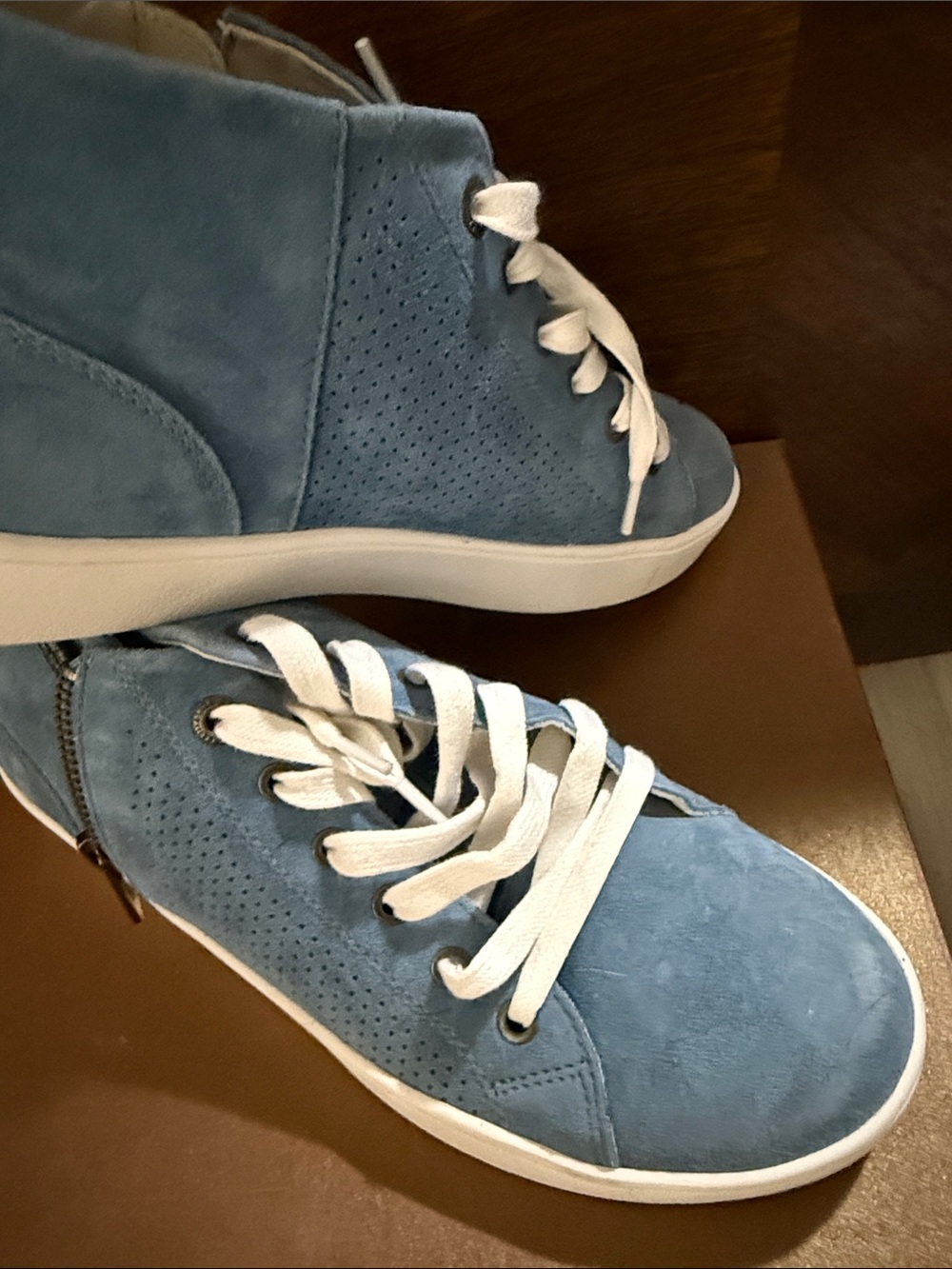 Women’s Light Blue Suede Lace-Up Casual Sneakers - Chic Everyday Comfort